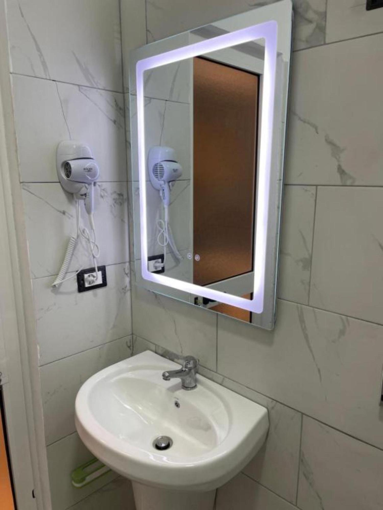 Tirent Apartment- *